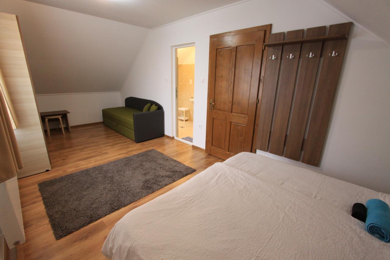 Boncz Udvar Praid Buitenkant foto